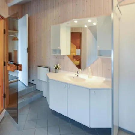 別荘 4 Bedroom Lovely In