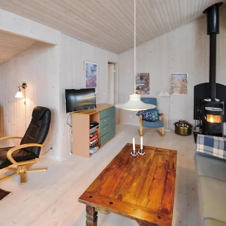 4 Bedroom Lovely In 別荘 *