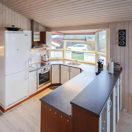 4 Bedroom Lovely In 別荘 *