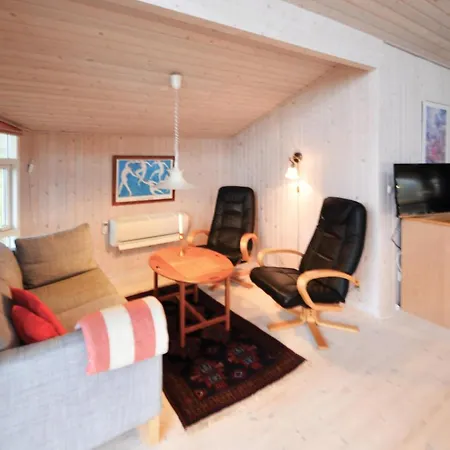 4 Bedroom Lovely In エーベルトフト