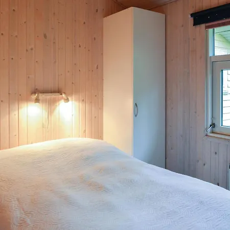 別荘 4 Bedroom Lovely In *